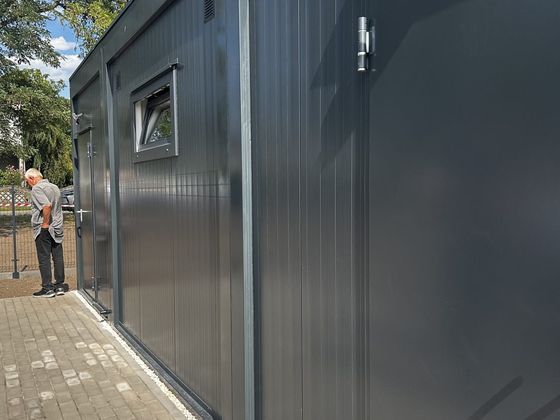 Elewacja zestawu kontenerów