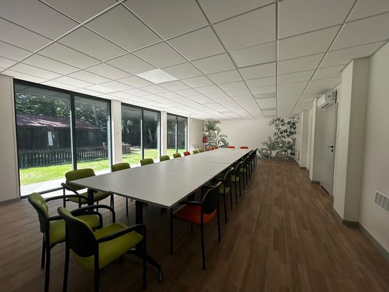 Sala konferencyjna w obiekcie modułowym